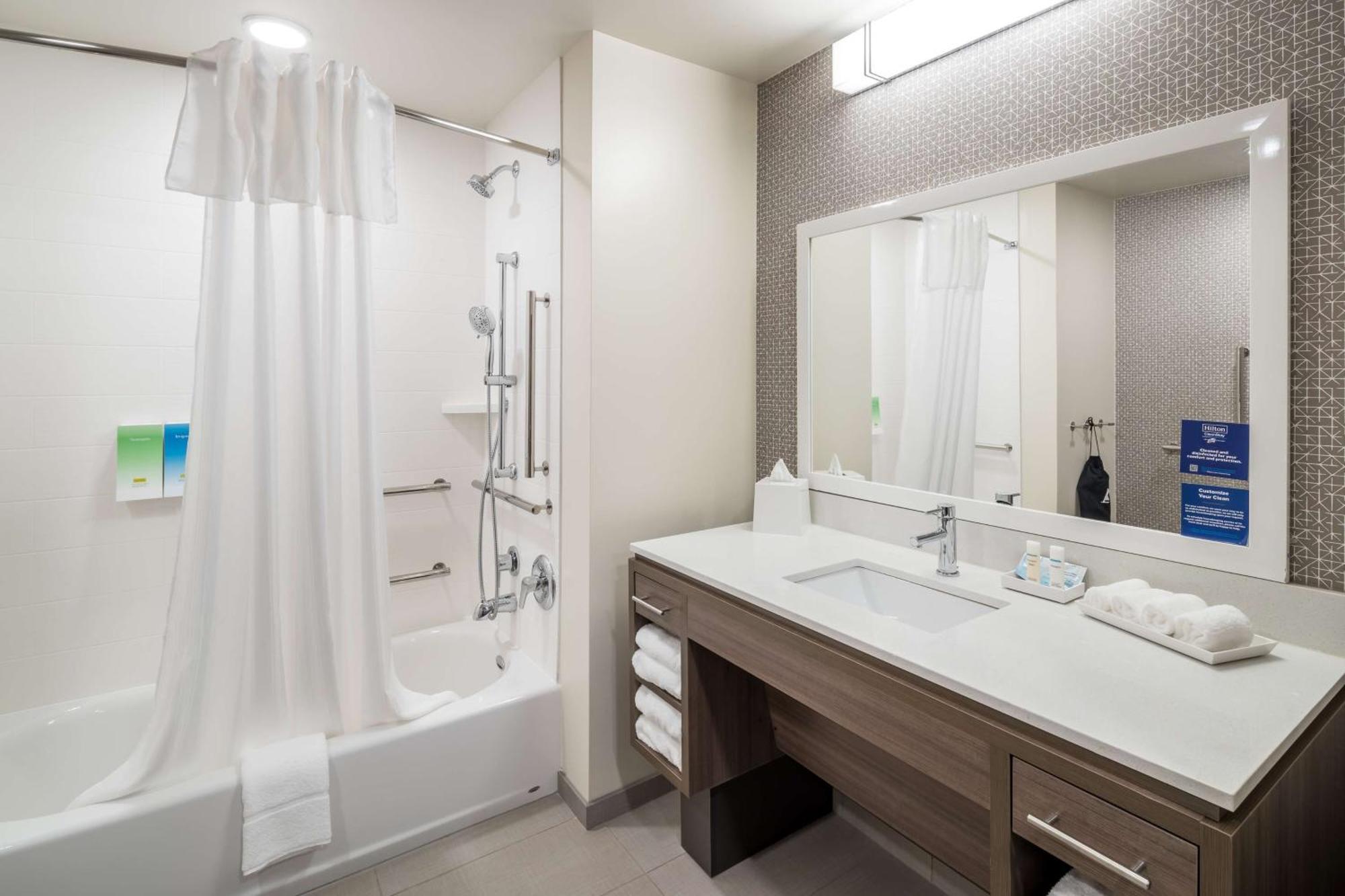 Home2 Suites By Hilton Cape Canaveral Cruise Port ภายนอก รูปภาพ